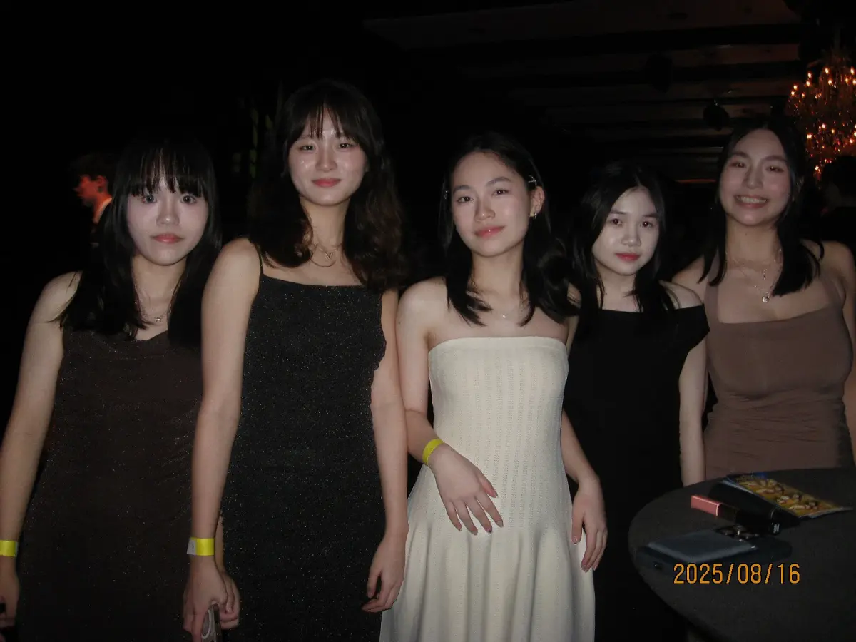 奧克蘭大學預科留學呂珈宜舞會照